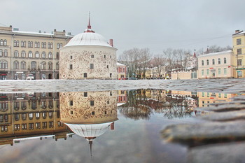 Выборгская весна / Круглая башня — одна из двух сохранившихся боевых башен средневековой Выборгской крепости.