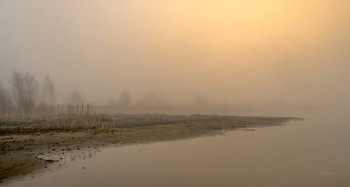 Туман-туманище. / Весенний туман на Оке.