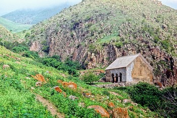 Zeda Vardzia / Храм Успения Пресвятой Богородицы (XI в). Вардзия. Грузия.
Обработка слайдов 1982г.