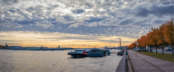 Вечер на Петровской набережной / ***