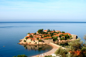 Остров Св.Стефана! / Фото сделано из автобуса