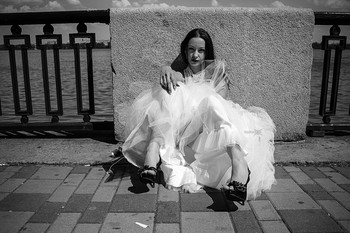 Брошенная невеста - Вораевич / Брошенная невеста: https://www.voraevich.com/ru/abandoned-bride-ru/