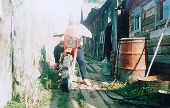 ФОТОАЛЬБОМ / кадр сделан плёночным фотоаппаратом