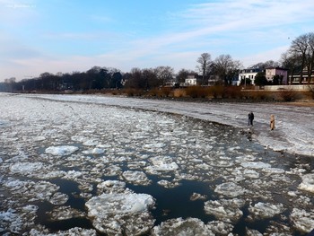 Зима на Эльбе / https://www.youtube.com/watch?v=0dOEZDrFNgo
https://www.youtube.com/watch?v=_8iY4QcGL-A&amp;t=8s https://www.youtube.com/watch?v=EVMHpH6SJxA

Корабли на Эльбе:

https://www.youtube.com/watch?v=DA7DProSV6o&amp;list=UUEOp3amNaNT0205lPmdFi8w&amp;index=19

Портовый центр и складской район Гамбурга:

https://www.youtube.com/watch?v=i0kxa-sex6o

https://www.youtube.com/channel/UCEOp3amNaNT0205lPmdFi8w/videos?

https://www.youtube.com/watch?v=IGn-NNqkBL0

https://www.youtube.com/watch?v=dZ1W9amrFdg