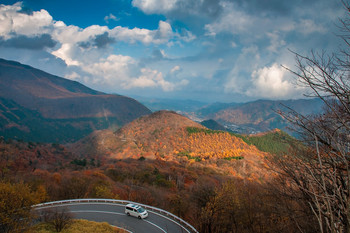 Горы и горный серпантин Ирохадзака / Ирохадзака – горный серпантин, включает в себя 48 извилистых поворотов