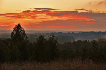 &quot;Как под вечер в деревне молчит тишина ...&quot; / &quot;Как под вечер в деревне молчит тишина,
 Онемевшая на закате,
 И не шепчется с ветром залетным она,
 А в его притаилась в объятьях ...&quot;
 З.Русак