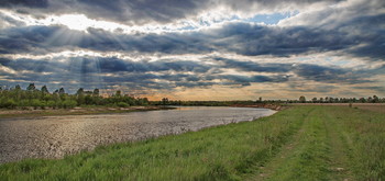 По небу солнце разливало краски.... / Майский вечер.