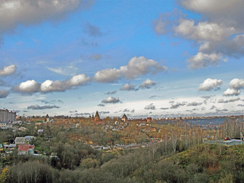 Облака над Смоленском / Над древними стенами