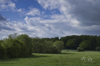  / Wolkenhimmel mit Lanfschaft