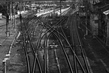 Вид на железнодорожные пути с Казаковского путепровода / Москва.Вид на железнодорожные пути с Казаковского путепровода