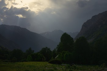 Закат в горах / Уллукам