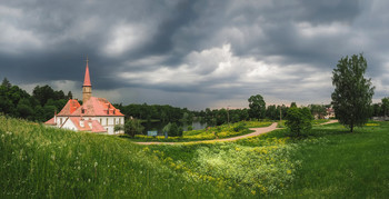 Before the thunderstorm. June. / Priory Palace in Gatchina. Landscape before a thunderstorm. June.