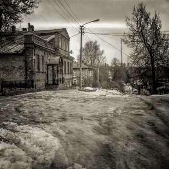 Из альбома &quot;Уездные зарисовки&quot;. / Новгородская область. Город Боровичи. Ч/б пленка.