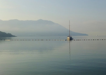 Геометрия туманного утра / Утро в Черногории