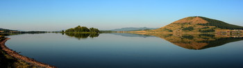 Озеро Аушкуль. / Жаркий безветренный день на озере Аушкуль.