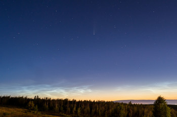 Комета Neowise и серебристые облака / Чита, вид с Титовской сопки