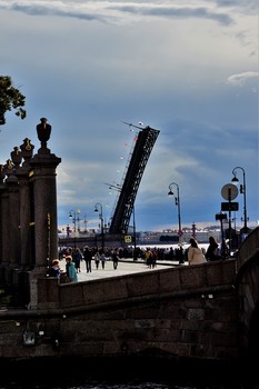 Петербургские виды / Дневной развод мостов в Санкт-Петербурге