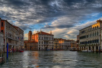 &nbsp; / Früh morgens mit dem Boot in Venedig