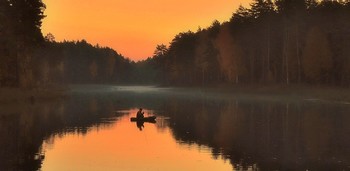 Осень - рыжая плутовка пришла / Осенним туманным вечером рыбак на озере