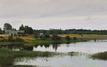 Сумеречный пейзаж / Поздним вечером в деревне