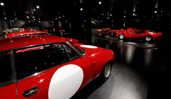 Милан. Музей Alfa Romeo. / ...