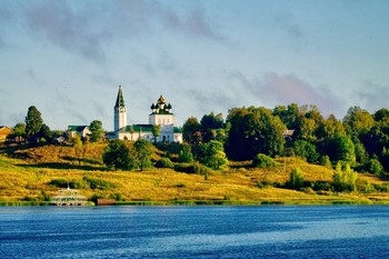 Запахло осенью слегка / Осенний берег Волги