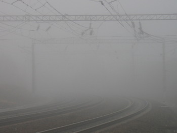 Запахло осенью слегка / Поезд ушёл в туман