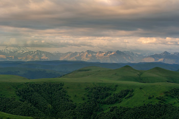 Большой Кавказский хребет / КЧР.Вид с перевала Гум-Баши.