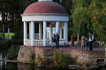 Мечтательная пятница / В городском парке ...