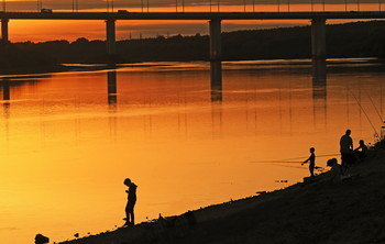Рыбалка на закате / На Оке в час заката.