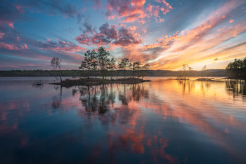 &nbsp; / A still lake offers fantastic reflections, and this spring produced some very nice sunsets - Ringerike, Norway.