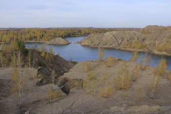 Осенняя соната / Долгожданная золотая осень в Романцевских горах.
Пейзажи с золотыми березками украшают изумрудно-голубое зеркало местных озёр.
