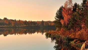 Осень на берегу озера / Осень на берегу озера