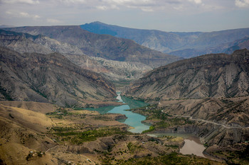 Гунибское водохранилище / Гунибское водохранилище, точка съёмки Гунибское плато, ~1800м над уровнем моря.