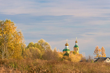 Храм... / Осень в Прислонихе Ульяновской области.