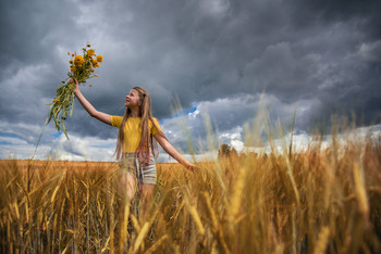 Пшеничный август / модель Юлиана Смирнова