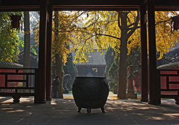 Осень былых эпох / В музее эпохи Троецарствия. Чэнду, провинция Сычуань, Китай.