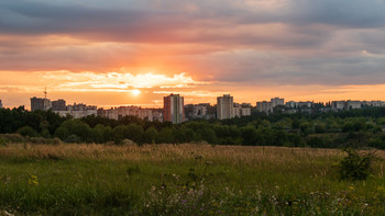 Закат над городом / ***