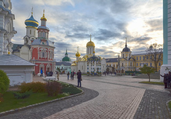 В Лавре / октябрь, вечер, Сергиев Посад