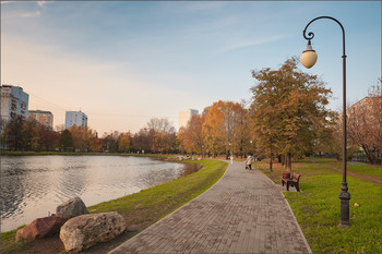 В осеннем парке... / ***