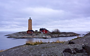 Маяк Сёдершер (Söderskär) / на острове Матландет, близ Хельсинки, был действующим с 1862 года по 1989-й. 
Архипелаг Порвоо (Porvoo), Финский залив. 

Координаты: 60°06,5‘с.ш. 25°24,8‘в.д.