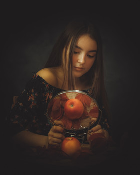 Портрет с яблоком / ***