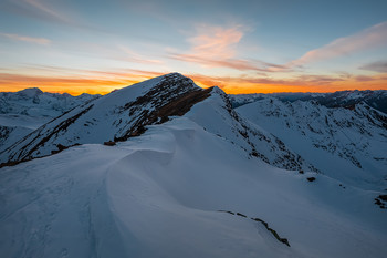 Вершина горы Морг – Сырты / Красочный закат на вершине горы Морг - Сырты. Высота горы 3140 метров.
Середина ноября, 2020. 
Фотопроект «Кавказ без границ».