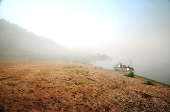 туман уходит / утро на реке