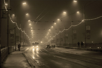 Долгими ноябрьскими ночами... / Street in the Night...