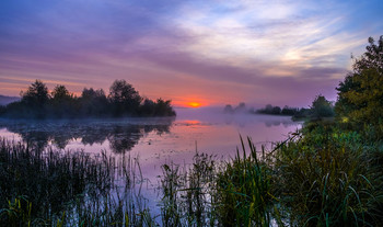 Осенние краски. / Утренний пейзаж на озере Сосновое.