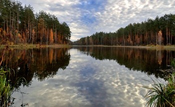 Осенний пейзаж на озере / Осенний пейзаж на озере