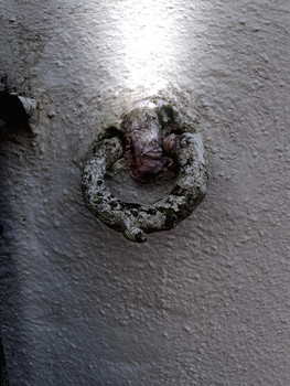 &nbsp; / Eine Erscheinung in der Wand