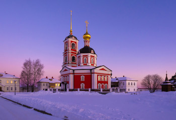 Собор Живоначальной Троицы с колокольней. / зима, утро, Собор Живоначальной Троицы и колокольня,Троице-Сергиев Варницкий монастырь, Ростов Великий