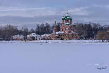 Зимой / Шереметьевский храм